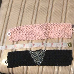 🏵2 wide Handmade crocheted bracelets in pink and black